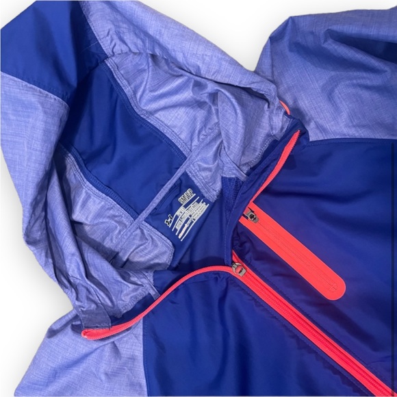 Under Armour running jacket S. Like new condition! - Picture 3 of 3